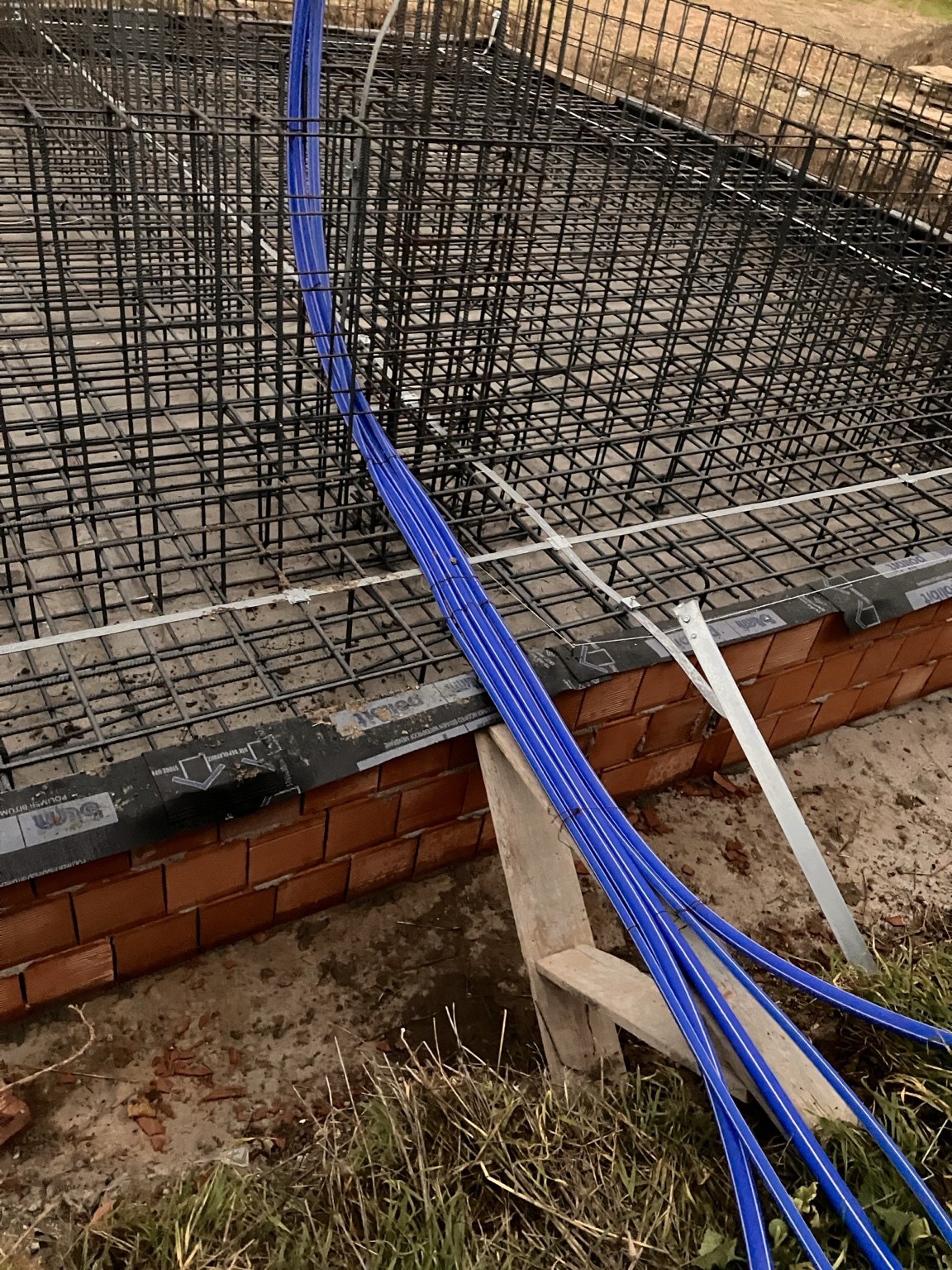Beton öncesi borulama detayı
